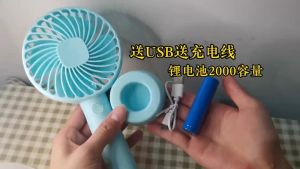 Quạt mini cầm tay 4 cánh có đế để bàn Có Pin Sạc dung lượng pin 1200W