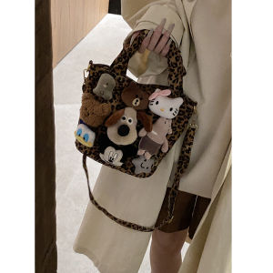 กระเป๋าสะพายข้างผ้าแคนวาสลายเสือดาวสุดเก๋สำหรับผู้หญิง กระเป๋าสตางค์ทรงหัวใจสุดน่ารักพร้อมสายสะพายข้างแบบปรับได้ กระเป๋าสะพายข้างแบบลำลอง