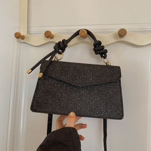 กระเป๋าสะพายข้างผู้หญิง กระเป๋าสะพายข้างแบบสะพายข้างสุดเทรนด์ กระเป๋าสะพายข้างใต้วงแขนแบบอเนกประสงค์ กระเป๋าสะพายข้างแบบอเนกประสงค์สุดเก๋