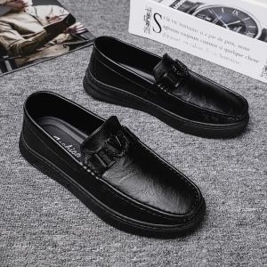 รองเท้าผู้ชายลำลองสีดำ ทรงขับรถ สไตล์อังกฤษ ฤดูหนาว 2025 รองเท้าผ้าใบหนัง แฟชั่นฤดูร้อน รองเท้าลำลอง รองเท้าเดินสายเดี่ยว