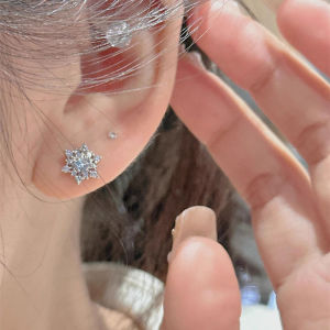 ต่างหูเพชรแหวนสีน้ำเงินหิมะแฟชั่นสำหรับผู้หญิง ดีไซน์เฉพาะตัว สไตล์ไฮเอนด์ เครื่องประดับหูอเนกประสงค์ ต่างหูแบบใหม่ปี 2025