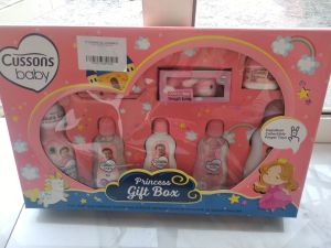 Cussons Gift Box Biru dan Pink