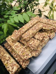 (250GR) THANH BÁNH GẠO LỨT HEALTHY ( CHÀ BÔNG NHÀ LÀM HẠT BÍ XANH HẠT ĐIỀU MÈ TRẮNG) SIÊU NGON VÀ TỐT CHO SỨC KHOẺ Shop mebenbull2229 mebenbull