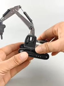 Bộ Đồ Chơi Xe Công Trình Đúc Kim Loại Hợp Kim Đen Mini - Xe Xúc Xe Khoan Xe Ủi Đất Dành Cho Bé Trai Tỷ Lệ 1:70 5 Kiểu Dáng
