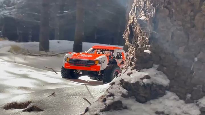 Xe Đua Địa Hình Q130B Pro Bản Nâng Cấp Tốc Độ Cao 70km/h Động Cơ Không Chổi Than 4000kv Brushless Motor 4WD Rapid RC Car Off-road Tỉ Lệ Lớn 1/14