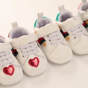 Boy toddler shoes Soft bottom Baby sneakers fashion Baby girl newborn shoes First toddler shoes