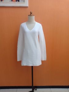 atasan sweater wanita pria putih UNIQLO cewek cowok M L lengan panjang tebal MEWAH