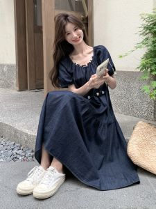 ชุดเดรสยาวเอวสูงสีน้ำเงินเข้มสไตล์ฝรั่งเศส แขนสั้น ทรงเอ สำหรับผู้หญิง ชุดเดรสฤดูร้อน 2025 ใหม่ หวาน น่ารัก ดูเยาว์วัย ดีไซน์เก๋ไก๋