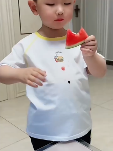 Áo Choàng Ăn Dặm Chống Thấm-Yếm Ăn Dặm Dạng Áo Sát Nách Có Máng Hứng Tiện Lợi Cho Bé 2026