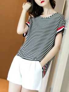 เสื้อยืดคอกลมหลวมๆ ลายทางสีดำและสีขาว สำหรับผู้หญิง ปกปิดหน้าท้องไซส์ใหญ่ แฟชั่นฤดูร้อน ทรงเข้ารูป แขนสั้น ผ้าโพลีเอสเตอร์