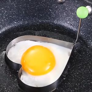 Cetakan Telur Desain Unik: Cara Menggunakan & Membuat Dadar Goreng