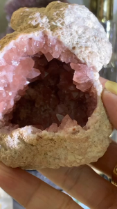 Rare Argentine Begonia Red Quartz Geode Height: 7.5cm