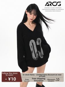 ARCG | Vintage Leisure Black V-Neck Knit Sweater