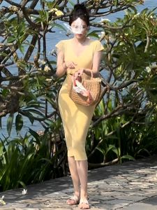 Elegant French Yellow V-neck Dress Womens Summer High Waist Short Sleeve Bodycon Skirt Fashionable Classy Style Mid-length