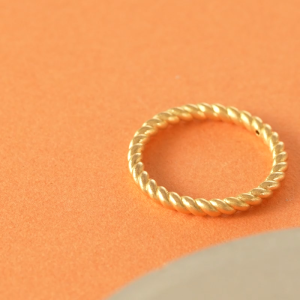 Chow Sang Sang 周生生 999 Gold Essence Rope Twist Design Ring for Women & Men (Size: 18 Diameter 18.3mm) 92309R