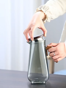 Bình và Ly thủy tinh màu xám đựng nước cao cấp (Bình và ly tách lẻ bán riêng)