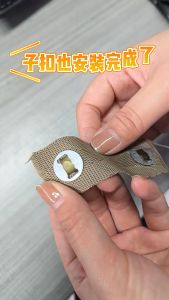 กระดุมแม่เหล็ก แบบเจาะ สีทองเหลือง 18 mm. (1ชุด)