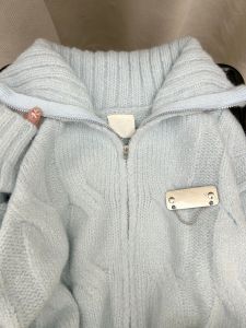 เสื้อคาร์ดิแกนถักสีน้ำเงินสไตล์อเมริกันย้อนยุคสำหรับผู้หญิงในฤดูใบไม้ผลิและฤดูใบไม้ร่วง ทรงหลวม ปกโปโล เสื้อคลุมกันหนาวแบบสวมหัว