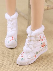 รองเท้าสตรี ชุดฮั่นฝู รองเท้าบูทกํามะหยี่ปักลายดอกไม้สไตล์จีนแบบดั้งเดิม ดีไซน์ จับคู่กับ ชุดกี่เพ้า ชุด Tang ผ้าฝ้าย รองเท้าบูท