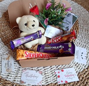 Gift Box Hampers Boneka Mini Bear Hadiah Ulang Tahun Valentine Wisuda dan Pernikahan