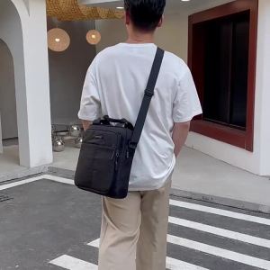 QFDI 🌼【FAST จัดส่ง】🌼กระเป๋าผู้ชาย กระเป๋าสะพาย กระเป๋า สะพาย ผช สไตล์ วินเทจ      ข้างผู้ชาย ข้างชาย ผ้าใบ กระเป๋าธุรกิจ กระเป๋า สะพาย หลาย ช่อง ผช ลำลอง กระเป่าสะพาย ผช ความจุใหญ่ แนวเกาหลี กระเป๋าสะพายข้าง ขาดไม่ได้สำหรับการเดินทาง