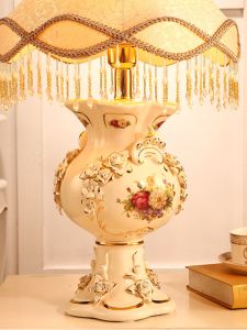 European Style Ceramic Table Lamp for Bedroom And Living Room Sofa Corner Light Wedding Room Luxury Vintage Warm Lighting