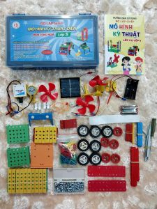 bộ kỹ thuật lắp ráp lớp 4_5  có động cơ điện (dùng được cho học sinh lớp 4 và 5)
