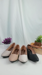 OXXO รองเท้าคัทชู ผู้หญิง ทรงหัวแหลม สูง 1 นิ้ว สูงกันลื่นตอกมือ ทำจากหนังพียู นิ่มใส่สบาย SM3330