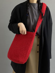 Retro Plush Large Capacity Bucket Bag Womens Versatile Single Shoulder Bag Autumn Winter Cloth Bag Casual Crossbody