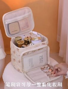 Cute Cartoon House Makeup Bag – Stylish Spacious & Travel-Friendly Beg Solekan Rumah Kartun Comel