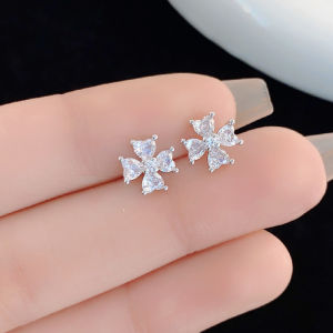 ต่างหูรูปต้นคริสต์มาสแบบหมุน 4 ใบ ขนาดเล็ก สไตล์เรียบง่าย ดีไซน์เก๋ไก๋ หลากหลายสไตล์ เครื่องประดับแฟชั่นสำหรับผู้หญิง