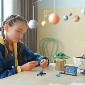 Mainan LEGO Hover Pram Grogu (75403) - 1048 Potongan