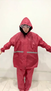 New Alitech ชุดกันฝน เสื้อกันฝน สีกรมท่า มีแถบสะท้อนแสง รุ่น หมวกติดเสื้อ Waterproof Rain Suit เสื้อกันฝนมอเตอร์ไซค์