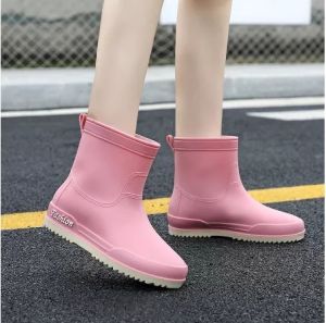 Sepatu Karet Tahan Air Tabung Pendek Anti Selip Dan Tahan Aus Sepatu Boots Wanita Import Premium Bots Premium Terkini Korean Style Sneakers Quality Fashion Boot