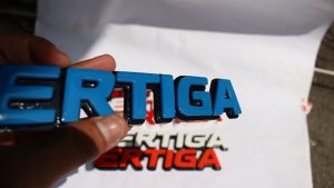 EMBLEM MOBIL ERTIGA SUZUKI 3 DIMENSI TIMBUL UNTUK AKSESORIS EKSTERIOR MOBIL TERBARU