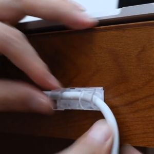 (3 Warna 2 Size) Klip Kabel Lem 3M Bebas Paku Organizer kabel berperekat