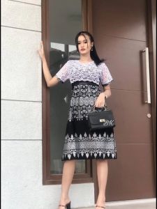 Dress Batik Wanita Modern Brokat Mix Katun Midi Lengan Pendek Pesta Natal Silver Putih