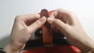 Tali Leher Gitar Premium Faux Leather Anti Slip Untuk Gitar Akustik Bass Klasik Elektrik Hook Button Tahan Lama