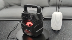 Pembesar Suara Bluetooth Mudah Alih Tanpa Wayar WKS-1067 Dengan Lampu Led Sokongan Mikrofon FM Kad Memori USB