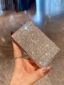 กล่องบุหรี่หรูหราประดับคริสตัลระยิบระยับ พกพาสะดวก บรรจุบุหรี่ทรงบางได้ 20 มวน อุปกรณ์สูบบุหรี่