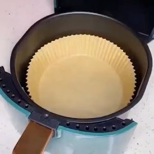 SET 50 MIẾNG GIẤY NẾN THẤM DẦU LÓT NỒI CHIÊN CHỐNG DÍNH -Giảm Thiểu Tối Đa Dầu Mỡ Bám Vào Nồi Chiên