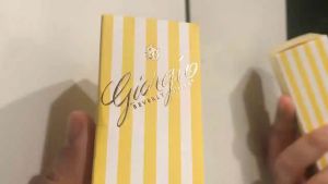 Nước hoa dạng xịt Giorgio BEVERLY HILLS EAU DE TOILETTE NATURAL SPRAY VAPORISATEUR ấm áp quyến rũ và vĩnh cửu đầy nữ tính 30ml của Mỹ