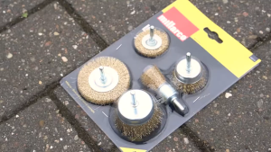 KEPALA MATA BOR GERINDA GURINDA GRINDA SIKAT MANGKOK PIRING TANGKAI KIPAS GEPENG KAWAT BAJA SAPU BULU KUNINGAN CRIMPED SHANK WIRE END CUP BRUSH ENDBRUSH MANGKOK PIRING TANGKAI GEPENG PEMBERSIH PENGHILANG PENGGOSOK PERONTOK NODA KARAT KARATAN CAT SET