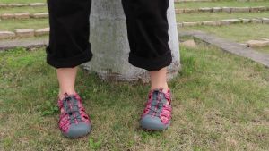 GRITION รองเท้าแตะผู้หญิงสีชมพูสไตล์แนะนำจากดีไซเนอร์อาวุโสรองเท้าแตะสำหรับเดินทางกลางแจ้งที่ทนทานต่อการสึกหรอ