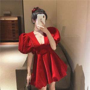 ชุดเดรสสีไวน์แดงสำหรับคนตัวเล็กเดรสฟูฟ่องแขนพองสไตล์พระราชวังแนววินเทจเดรสสั้นผ้ากำมะหยี่ใส่แล้วดูผอมเพรียวสำหรับฤดูใบไม้ผลิและฤดูใบไม้ร่วง