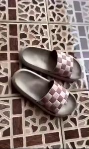 1 แถม 1 สบู่ซักผ้าขาวน้ำมันมะพร้าว ราคาโรงงาน สบู่กำจัดคราบฝังแน่น เป็นสินค้าที่ไม่กัดผิว และสะอาดที่ 100%