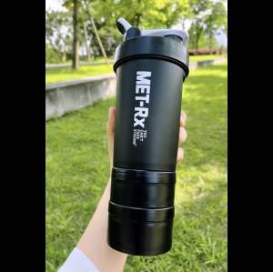 Thể thao ngoài trời Cup nước Xách tay 500ML nhựa ba lớp ngoài trời thể thao ấm đun nước sữa lắc protein bột lắc cốc tiện lợi