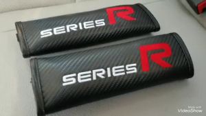 SERIES R นวมหุ้มเบลท์ ที่หุ้มเข็มขัดนิรภัย Kevlar 3D นวมหุ้มเข็มขัดนิรภัย MIX-095 สีดํา