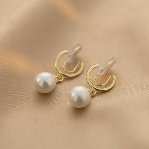 Fashionable Pearl Ear Cuff No Piercing Required Geometric Design Sensation Elegant Lightweight Luxury Ear Jewelry for Women