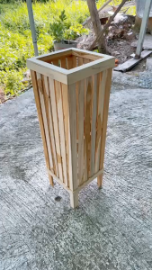 ที่ใส่ไม้กวาด แบบทรงสูง 23x70ซม มีทั้งแบบทำสีและไม่ทำสีประกอบสำเร็จเป็นงานไม้สักหนาแข็งแรง